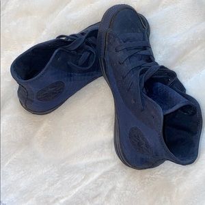 Navy blue converse